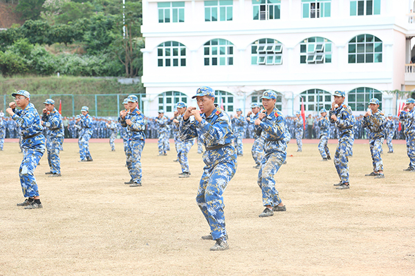 擒敌术项目表演1.jpg